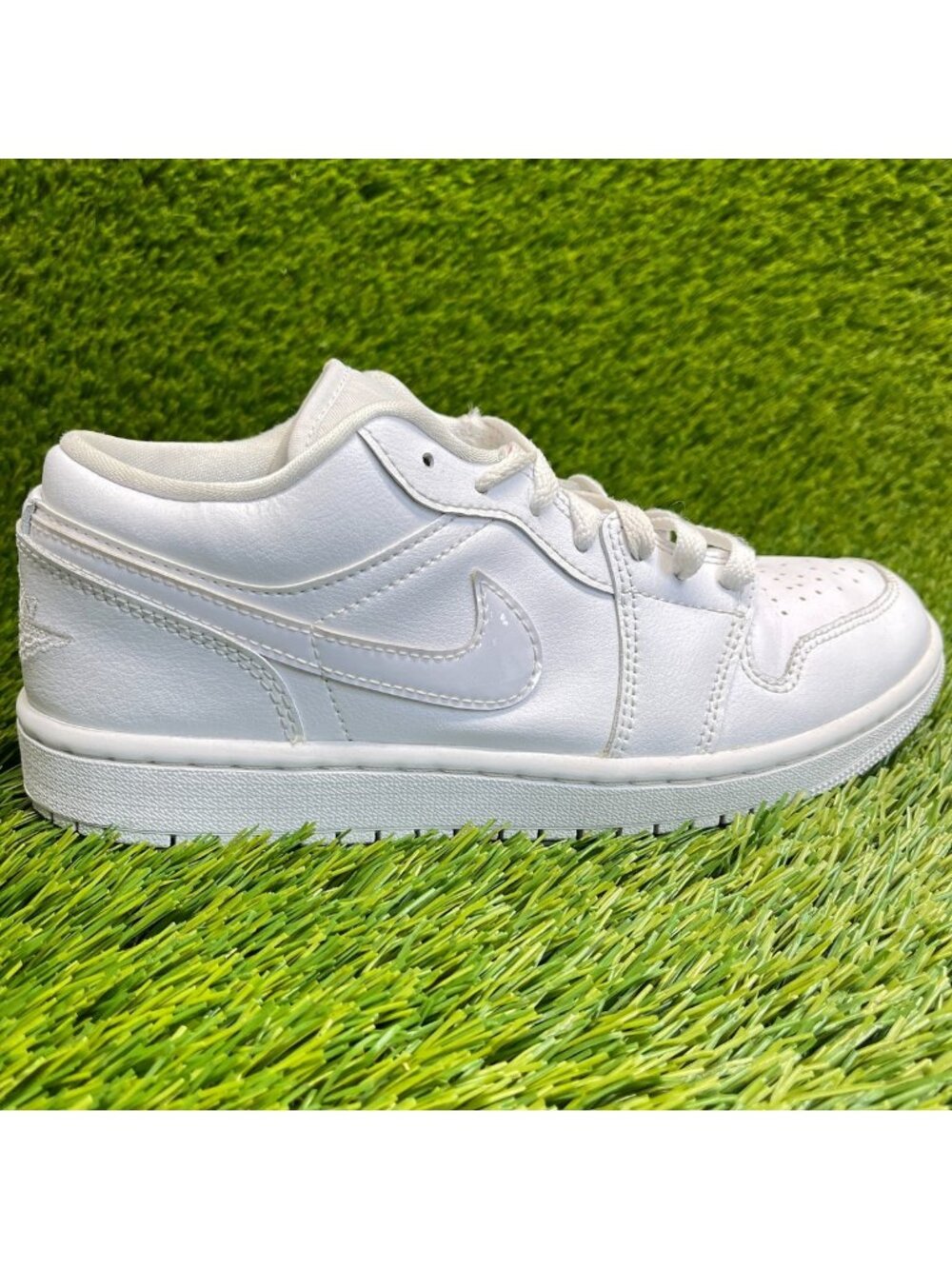 Nike Air Jordan 1 Low Womens Size 8 Triple White Athletic Leather Shoes Sneakers